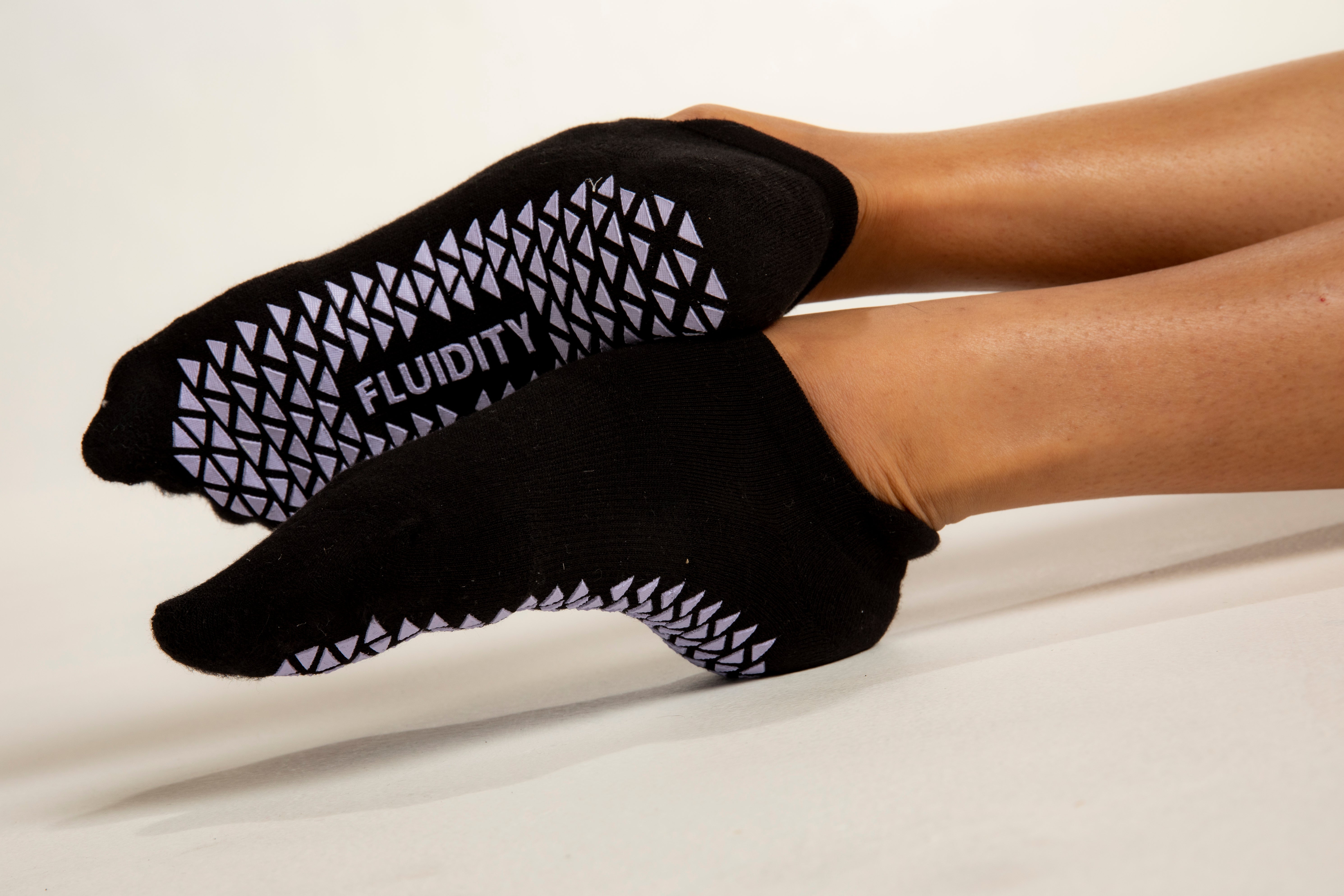 TAVI Women's Maddie Grip Socks - Non-Slip Pilates Socks with Grips for  Women, Yoga Socks, Barre Socks